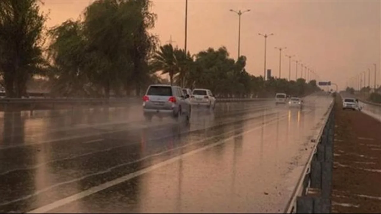 الطقس اليوم يشهد شبورة وأمطار خفيفة تؤثر على معظم المحافظات مع تدني درجات الحرارة